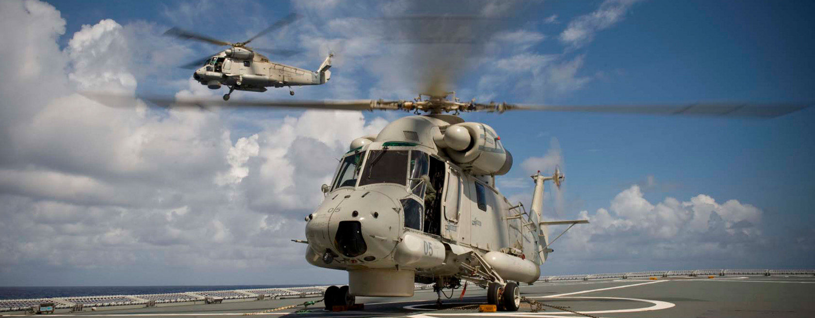 navy helicopter pilot full width 2